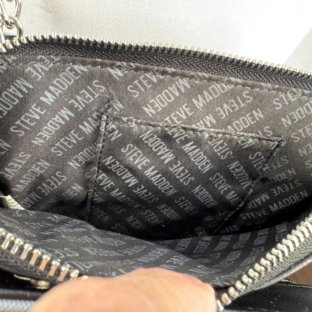 Steve Madden Crossbody Bag with side compartment for cards - Picture 9 of 9
